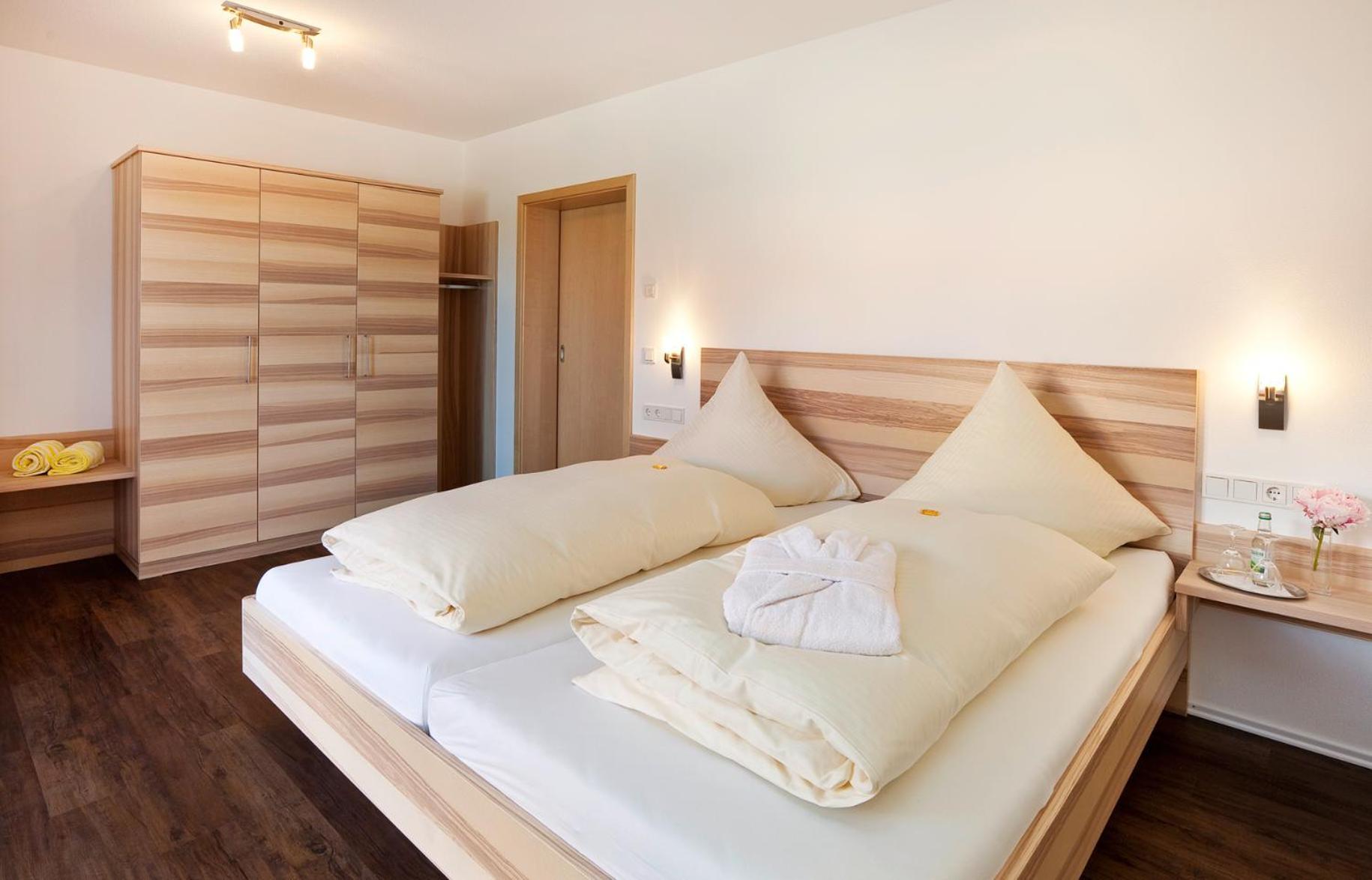 Seehotel Und Appartements Schnoeller Ріден Екстер'єр фото